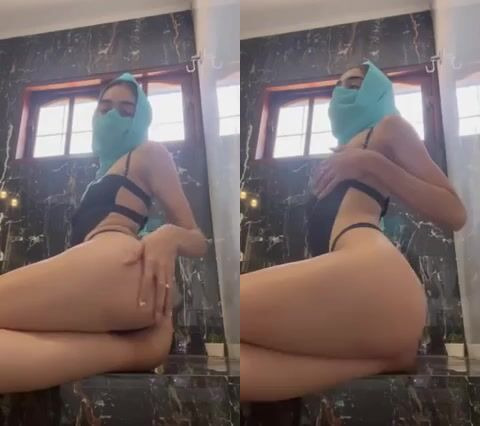 محجبه تعرض طيزها و جسمها لصاحبها