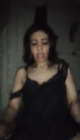 تحت رجلك يا مولاتي انا ابن وسخه – سكس مصري