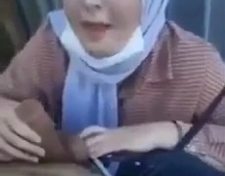 سكس محجبة تمص زب حبيبها في الشارع – سكس عربي – xnxx