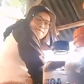 سكس محجبة تمص زب حبيبها على اللايف