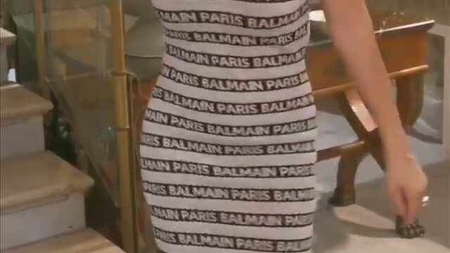 رقص رانيا يوسف بفستان قصير