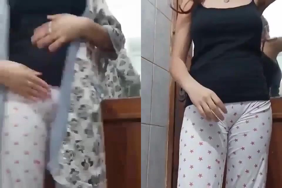 أنثى مليف تقلع علشان تجهز جسمها للنيك