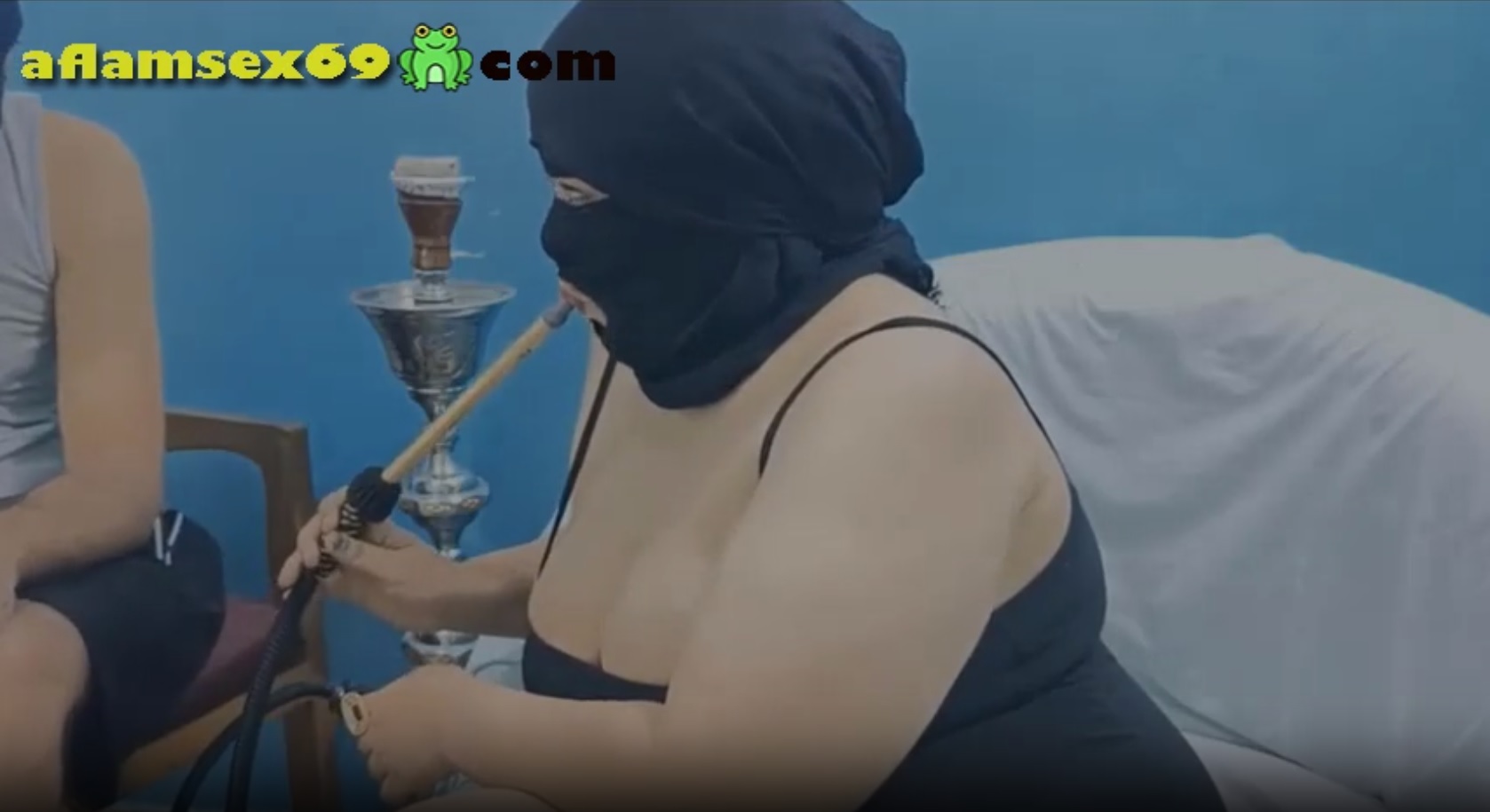 بتشيش مع ابن جارتها – سكس مصري نسوان كبيره