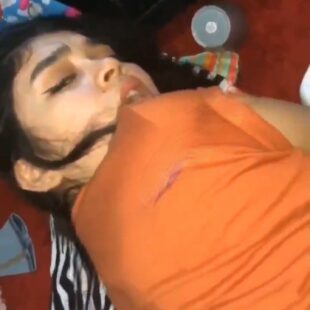 هدير تتناك وجابهم في طيزها دخله كله