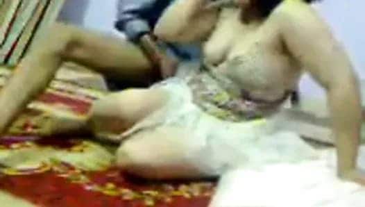 بسرعة يا بت تأخرنا على الضيوف سكس مصري حقيقي