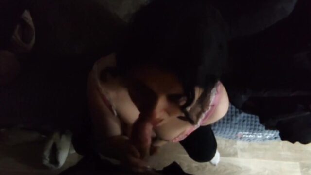 عمته تمص زبه الكبير