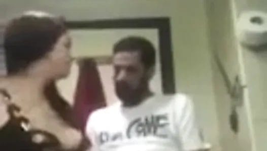 سكس مصري ينيك قحبة من سوريا ويفشخ كسها في الحمام وتصور اللحظة بكل حب