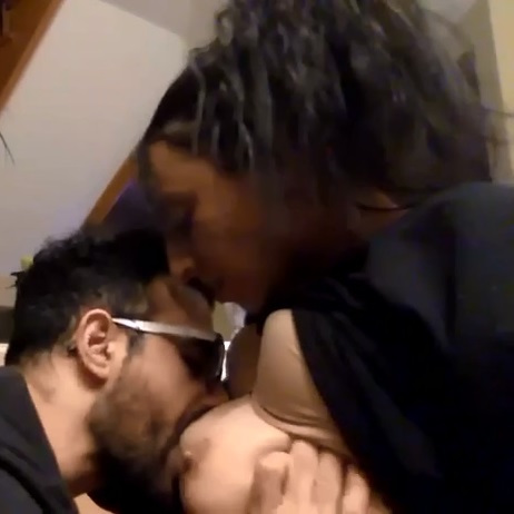 سكس عربي رضاعة حلمات البزاز اللذيذة