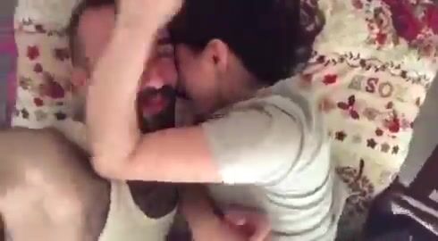 سكس مصري بوس وتقفيش ومص شفايف ساخن جدا