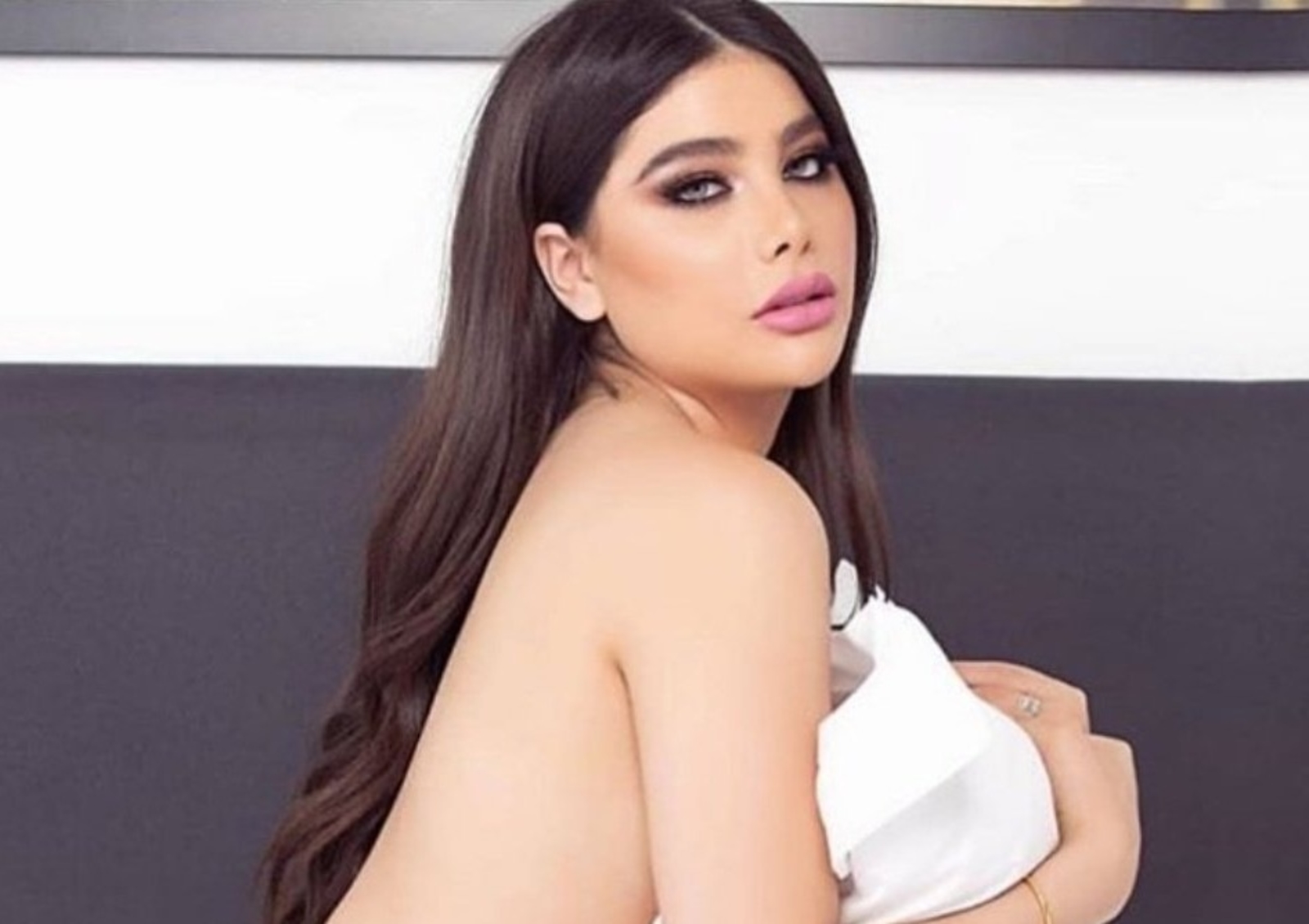 مقطع ناار انجي خوري سكس الزبر الصناعى فى كسها 2025